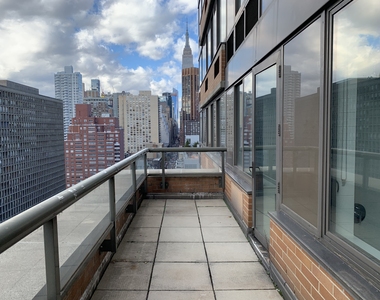 377 East 33rd Street - Photo Thumbnail 9