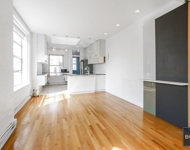 313 West 17th Street - Photo Thumbnail 2