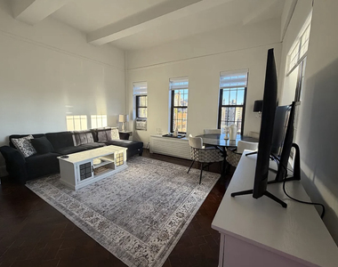 160 West 73rd Street - Photo Thumbnail 1