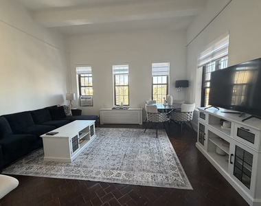 160 West 73rd Street - Photo Thumbnail 2