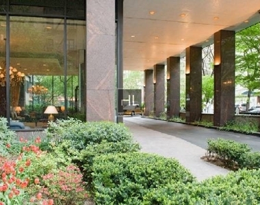 East 75th Street - Photo Thumbnail 2