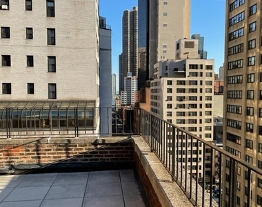 137 E 38th Street - Photo Thumbnail 8