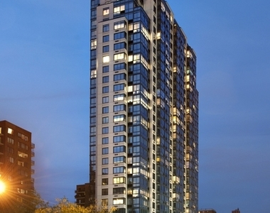 808 Columbus Avenue - Photo Thumbnail 9