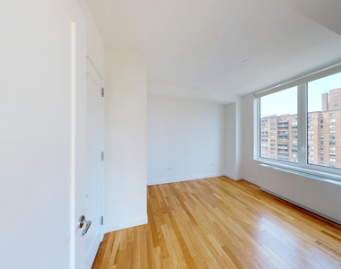 805 Columbus Avenue - Photo Thumbnail 2