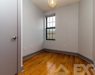 292 Bedford Avenue - Photo Thumbnail 3