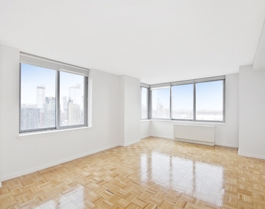 271 West 47th Street - Photo Thumbnail 0