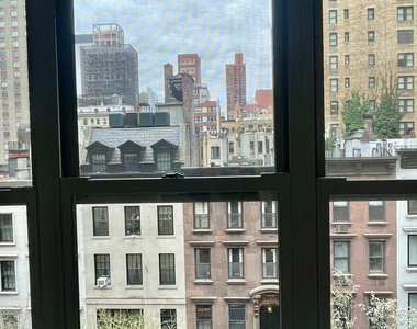 East 38th St /Lexington Ave - Photo Thumbnail 3