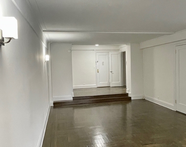 East 38th St /Lexington Ave - Photo Thumbnail 7