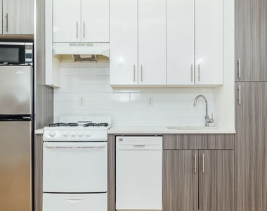 312 Bedford Avenue - Photo Thumbnail 7