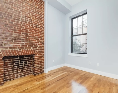 312 Bedford Avenue - Photo Thumbnail 4