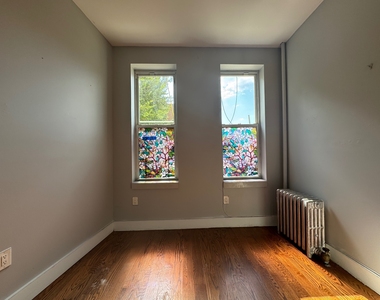 653 Knickerbocker Avenue - Photo Thumbnail 7