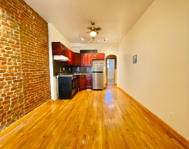 891 Bergen Street - Photo Thumbnail 5