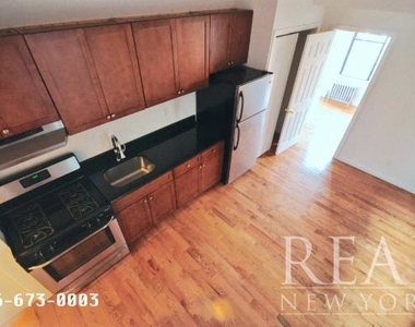 172 Thompson St - Photo Thumbnail 1