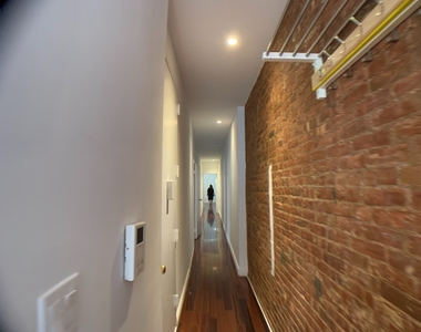 163 West 80th Street - Photo Thumbnail 2