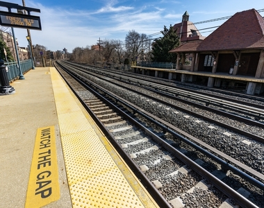 Queens Blvd - Photo Thumbnail 18