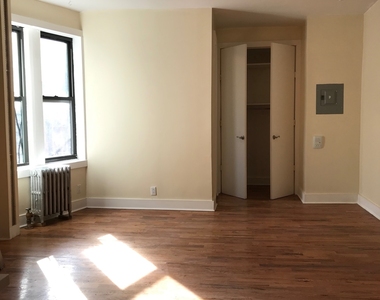 60 Clarkson Avenue - Photo Thumbnail 3