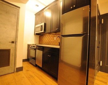 1322 Prospect Place - Photo Thumbnail 2