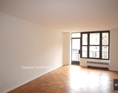 165 East 35th Street - Photo Thumbnail 0