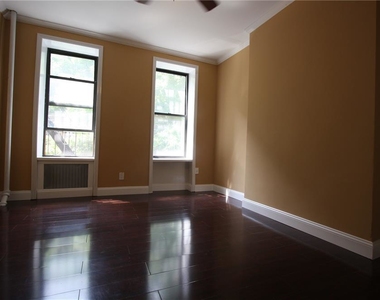 325 East 90th Street 2w Mbr New York Ny 10128 - Photo Thumbnail 4