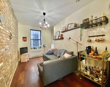 1013 Pacific Street - Photo Thumbnail 2
