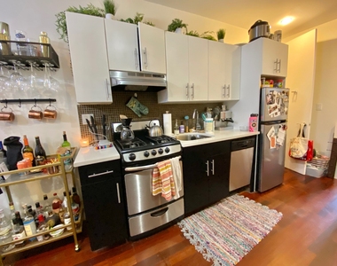1013 Pacific Street - Photo Thumbnail 8