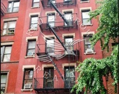 East 78th Street - Photo Thumbnail 3