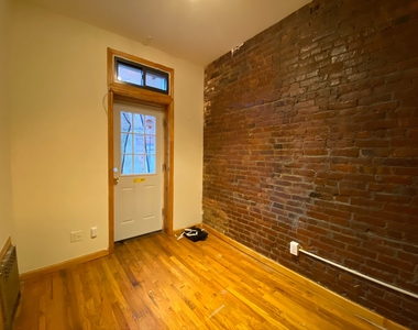 891 Bergen Street - Photo Thumbnail 4