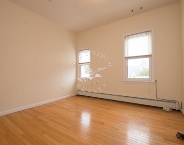 21-83 Steinway Street - Photo Thumbnail 8