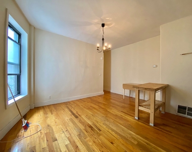711 St Marks Avenue - Photo Thumbnail 6