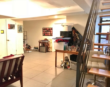 711 St Marks Avenue - Photo Thumbnail 8