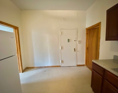206 Scholes Street - Photo Thumbnail 2