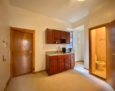 206 Scholes Street - Photo Thumbnail 5