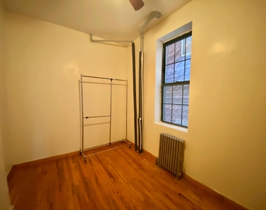206 Scholes Street - Photo Thumbnail 1