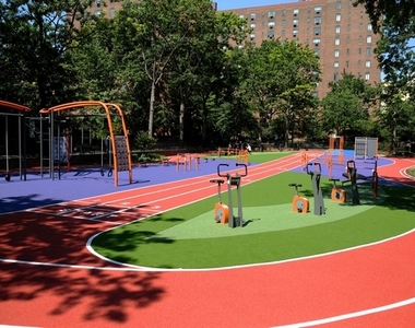 Stuyvesant Oval - Photo Thumbnail 10