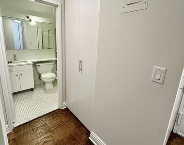 east 71 st  - Photo Thumbnail 2