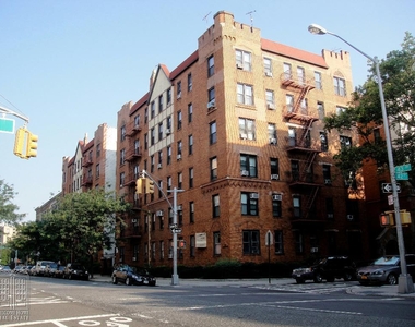 41-42 42nd Street - Photo Thumbnail 1