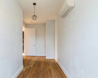 668 Rutland Road - Photo Thumbnail 7