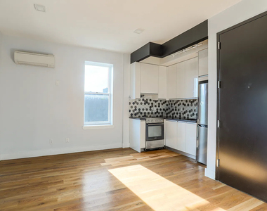 668 Rutland Road - Photo Thumbnail 2