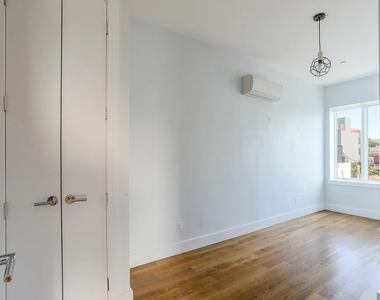 668 Rutland Road - Photo Thumbnail 4