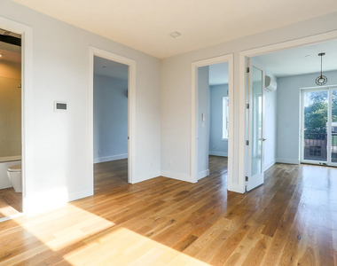 668 Rutland Road - Photo Thumbnail 10