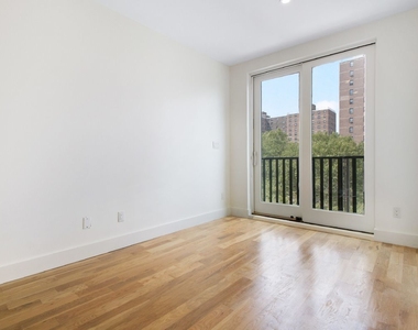 924 Myrtle Avenue - Photo Thumbnail 2