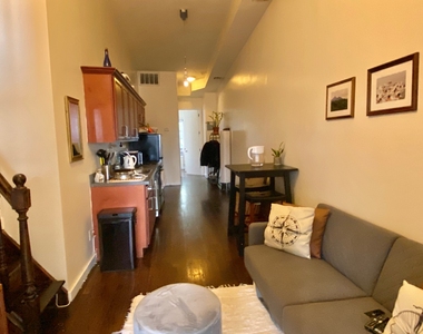 295 Maujer Street - Photo Thumbnail 5
