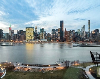 48th Avenue - Photo Thumbnail 5