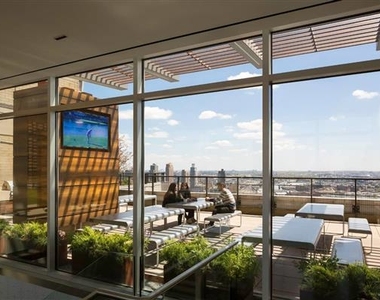 401 East 34th Street - Photo Thumbnail 27