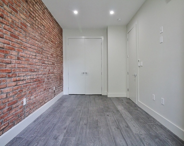 2517 Bedford Ave - Photo Thumbnail 3