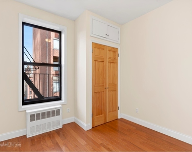 321 East 85th St - Photo Thumbnail 4