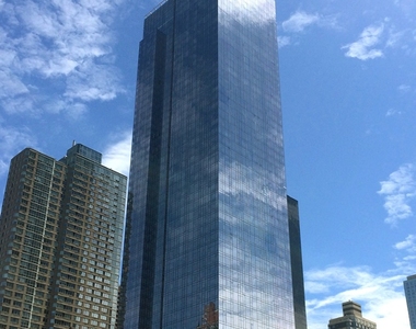 555 10th Avenue - Photo Thumbnail 5