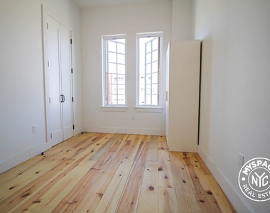 271 Metropolitan Avenue - Photo Thumbnail 3