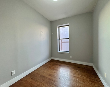 663 Hancock Street - Photo Thumbnail 4