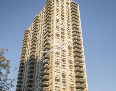 East 33rd Street - Photo Thumbnail 7